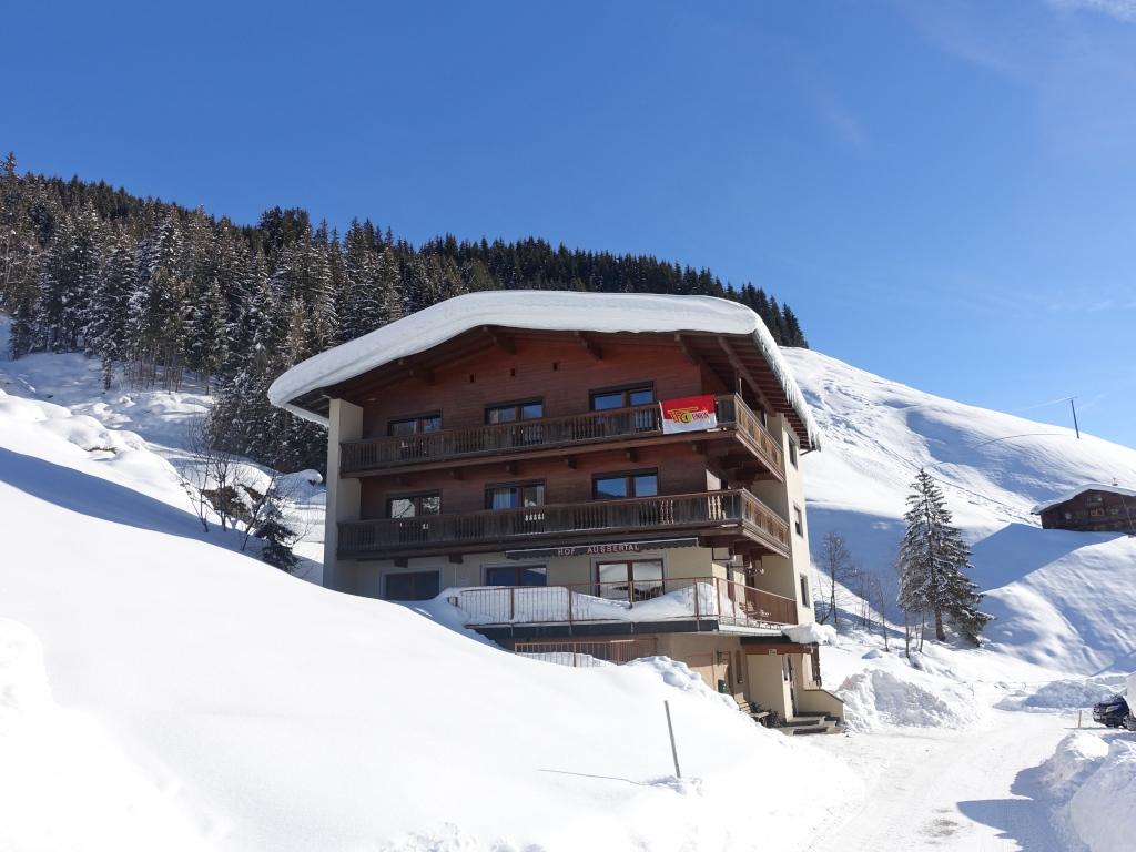 Gruppenhaus_Tuxertal_im_Winter