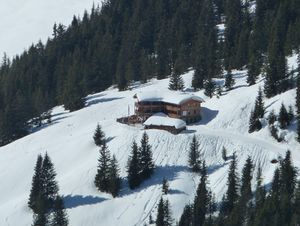 300px-Pinzgauer_Hütte_2